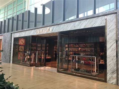 gucci yorkdale mall